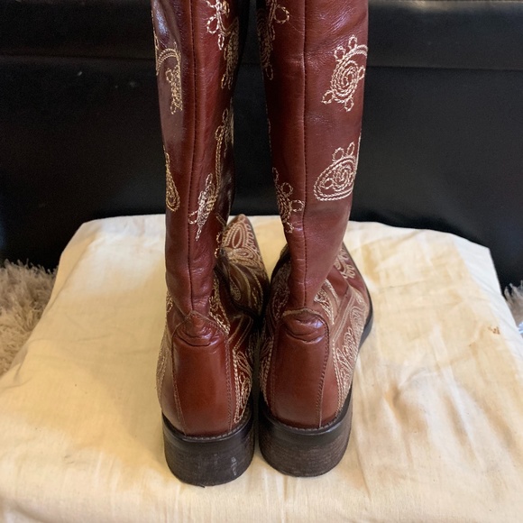 Shoes - Picture 3 of 3